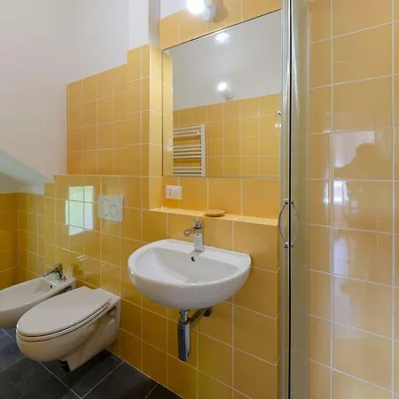 Joivy Light Flat With Great View, Cinque Terre Apartment Vernazza